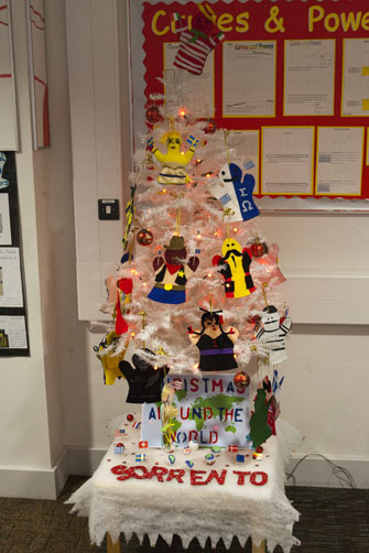 tree decorating comp12s
